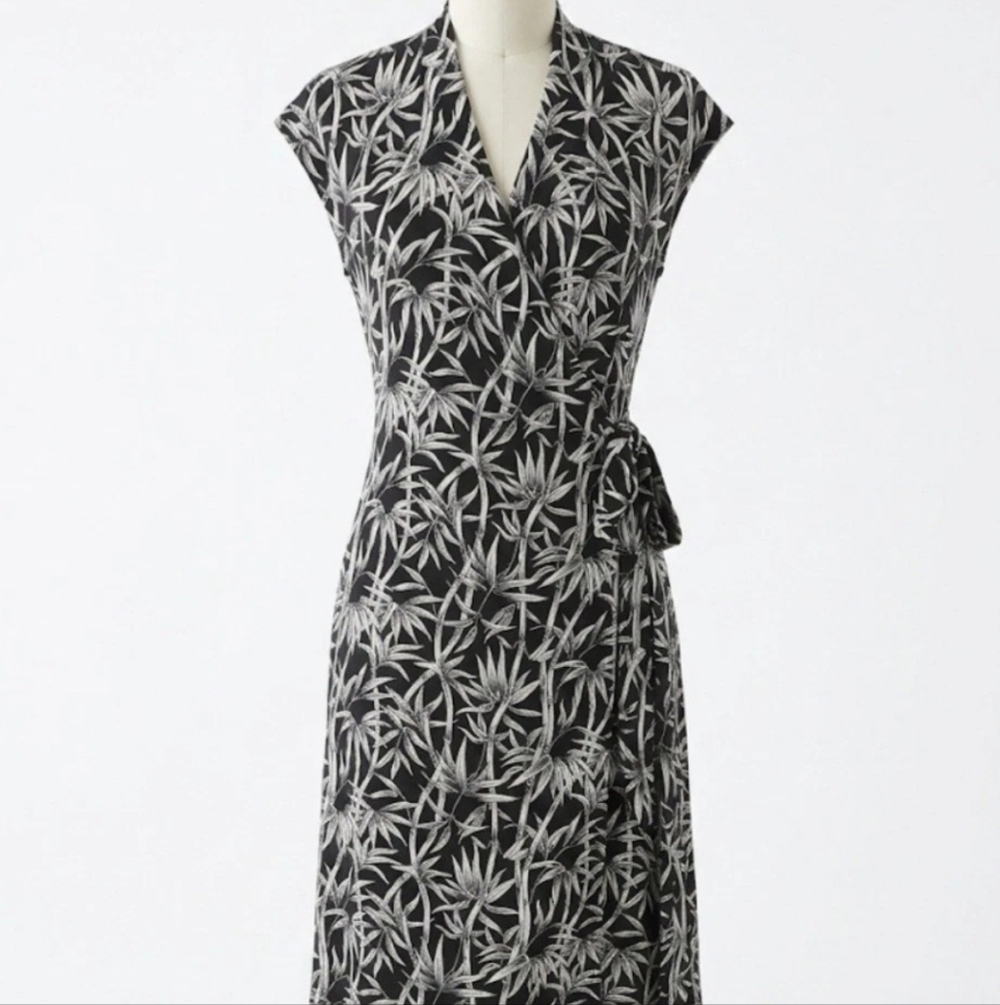 New York & Company Black and White Palm-Leaf Dress
